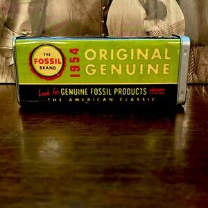 Vintage Fossil Brand TIN Eyeglass Case from 1999.